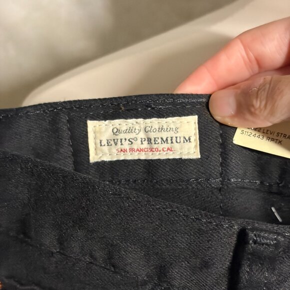 Levi's Premium 501® Original Cropped Women's Jeans | Black Sprout | 26 x 28 - Picture 6 of 7